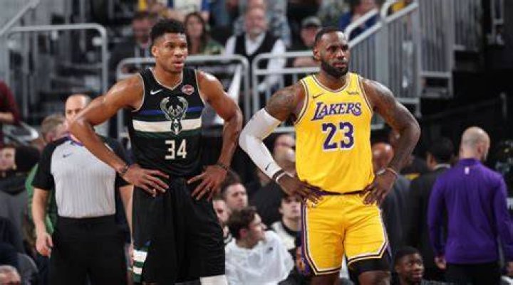 Giannis Antetokounmpo Height