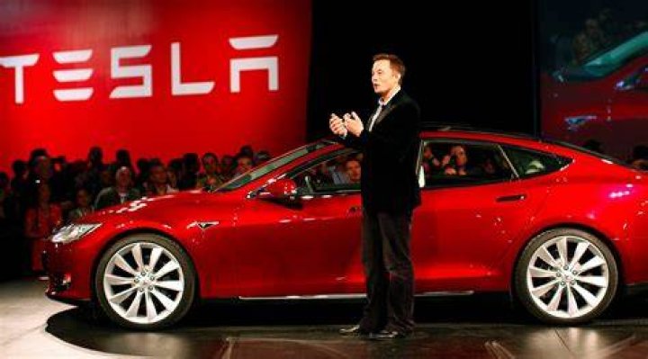 Outlook for Elon Musk Tesla Solar Panels