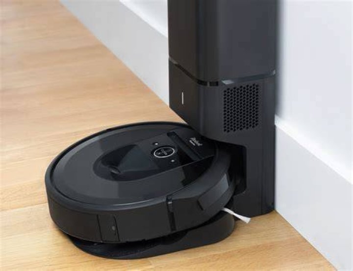 self emptying robot vacuum