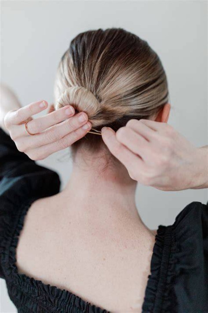 Short hair bun - How To Discuss