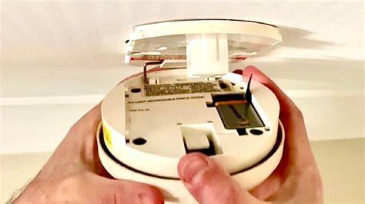 smoke detector battery change